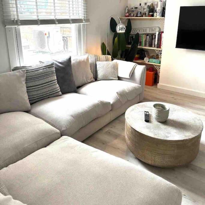 Stunning 2 Bedroom Flat Camden Londra Dış mekan fotoğraf